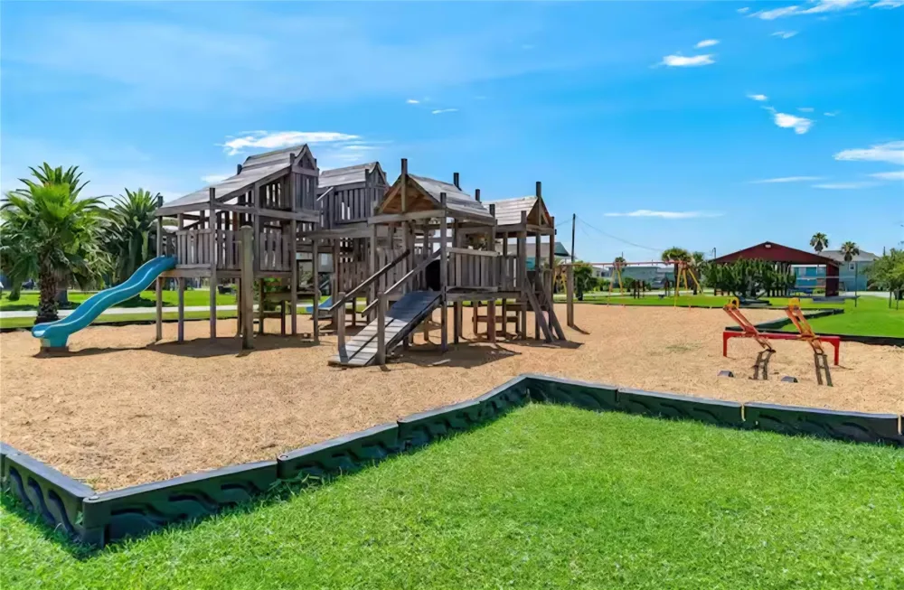 22201 Matagorda Drive Galveston, TX 77554