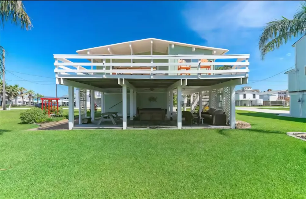 22201 Matagorda Drive Galveston, TX 77554