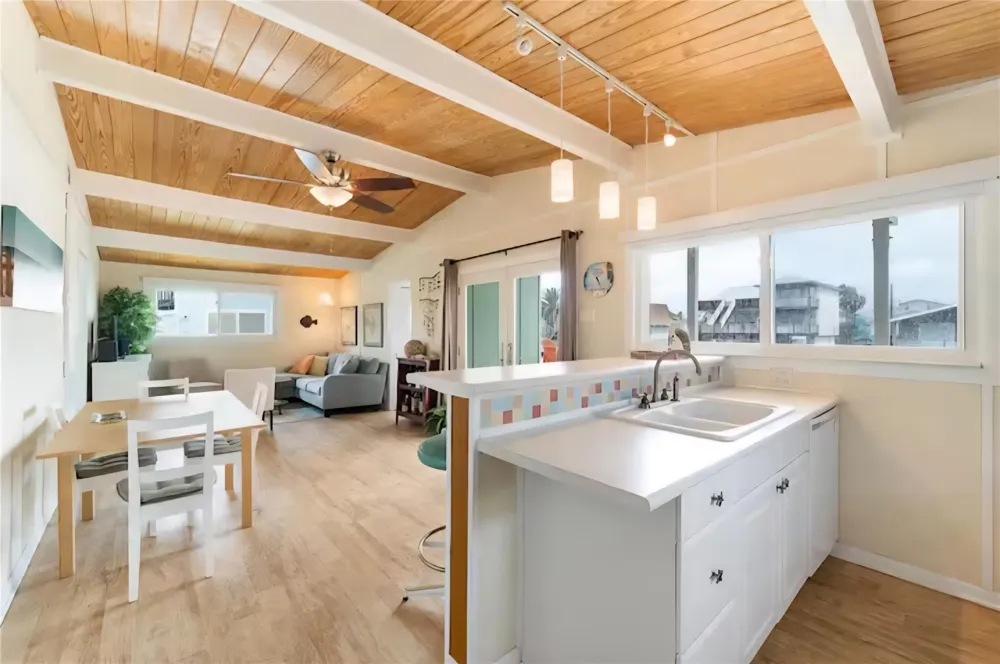 22201 Matagorda Drive Galveston, TX 77554