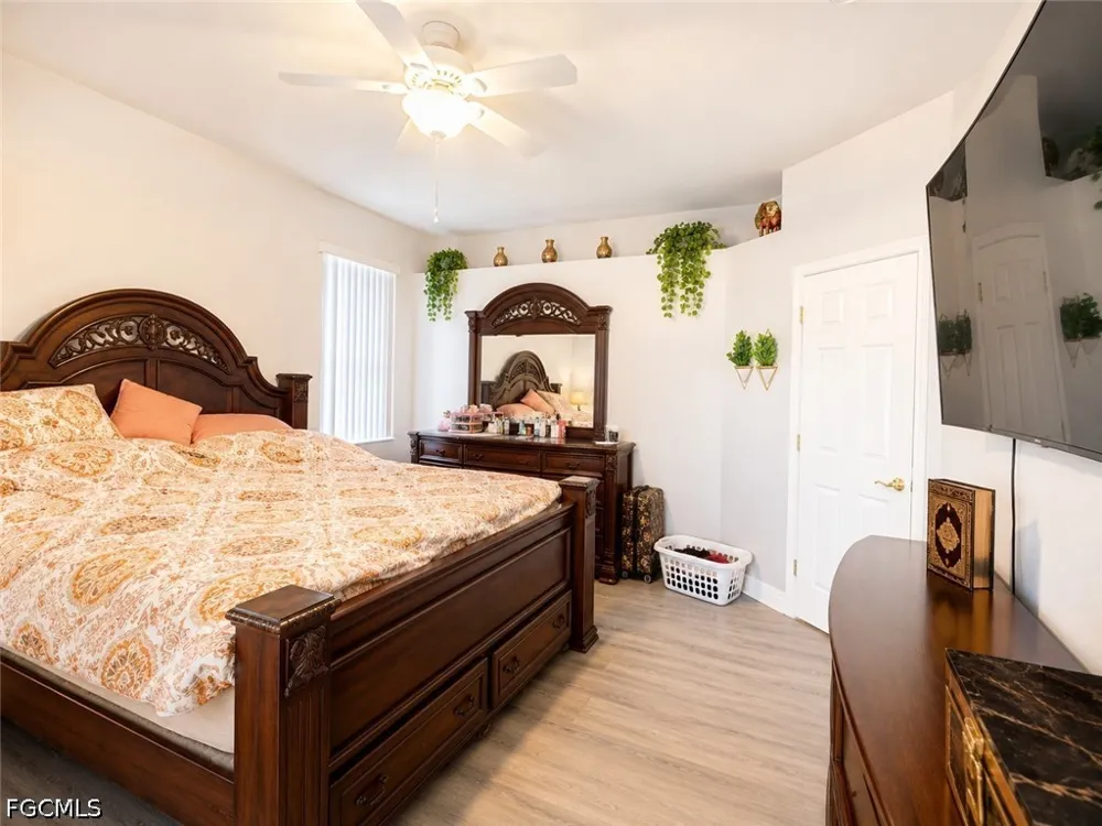 Summer Lake Court Fort Myers, FL 33907