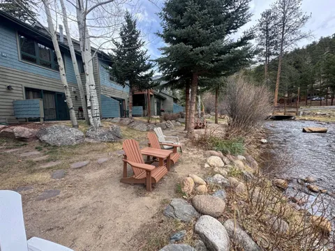 2100 Fall River Road #4