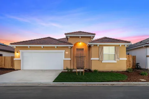 1476 Crimson Way