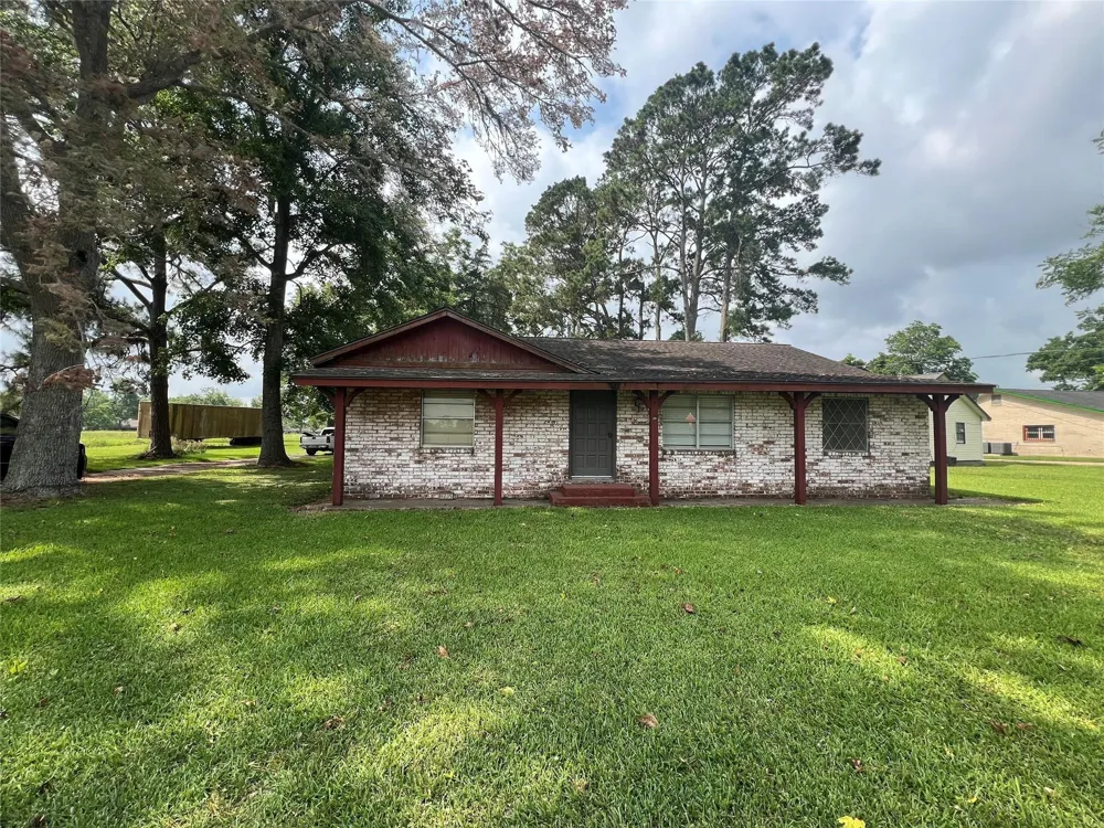 6735 Highway 36 Jones Creek, TX 77541