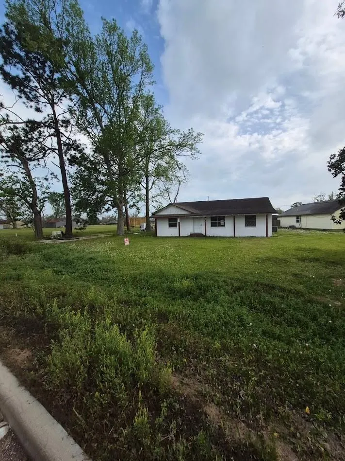 6735 Highway 36 Jones Creek, TX 77541