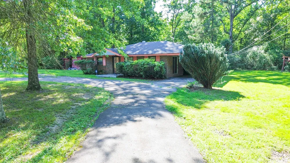 8014 Bork Memorial Drive Ooltewah, TN 37363