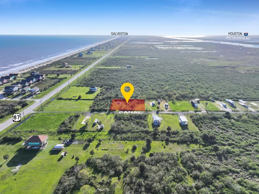 1029 Canal Gilchrist, TX 77617