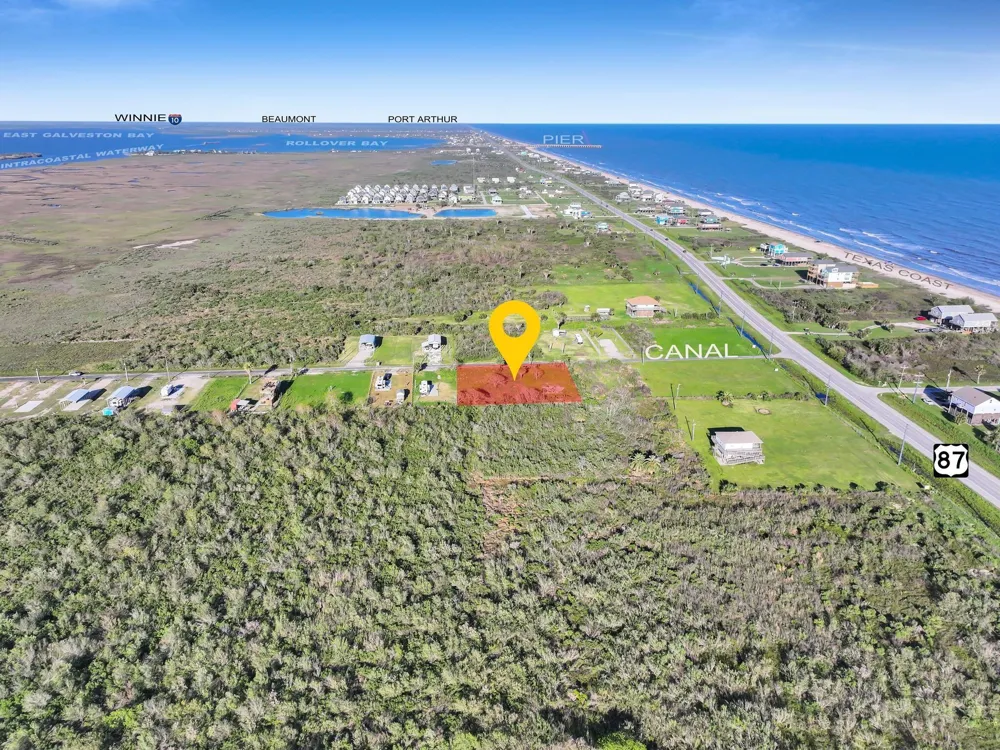 1029 Canal Gilchrist, TX 77617