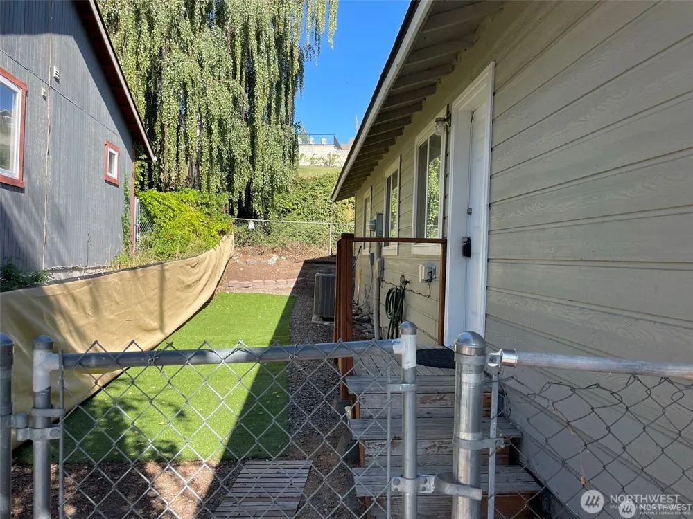 380 Shore Court Manson, WA 98831