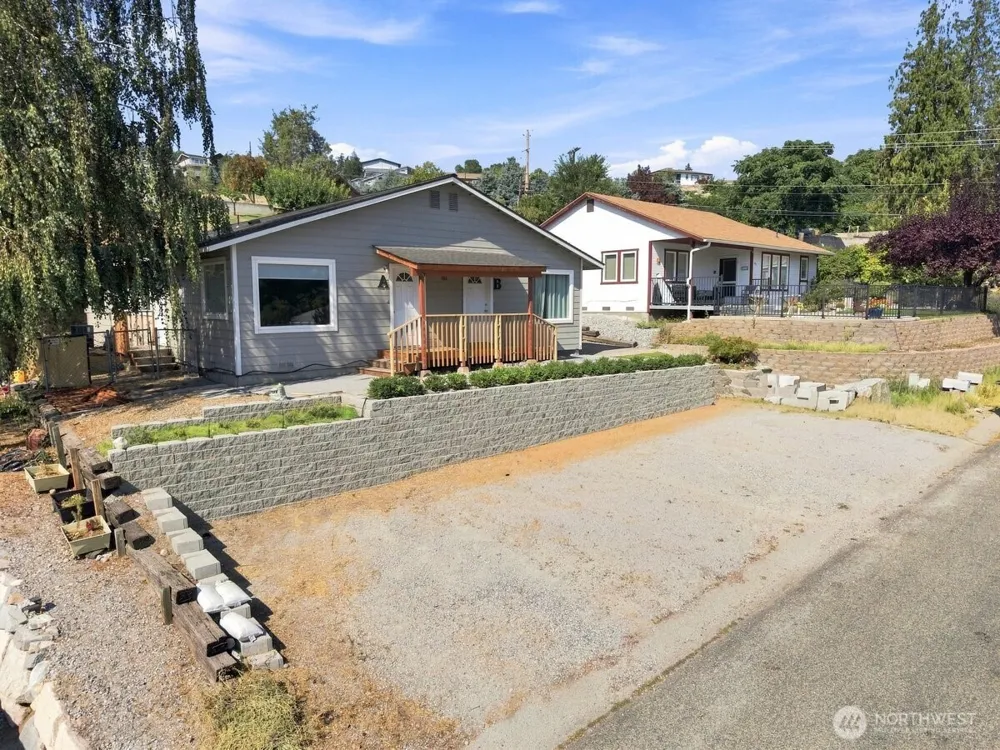 380 Shore Court Manson, WA 98831