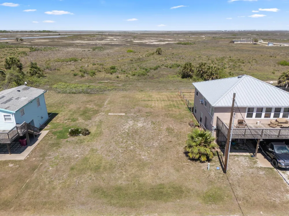 499 Beachfront Drive Matagorda, TX 77457