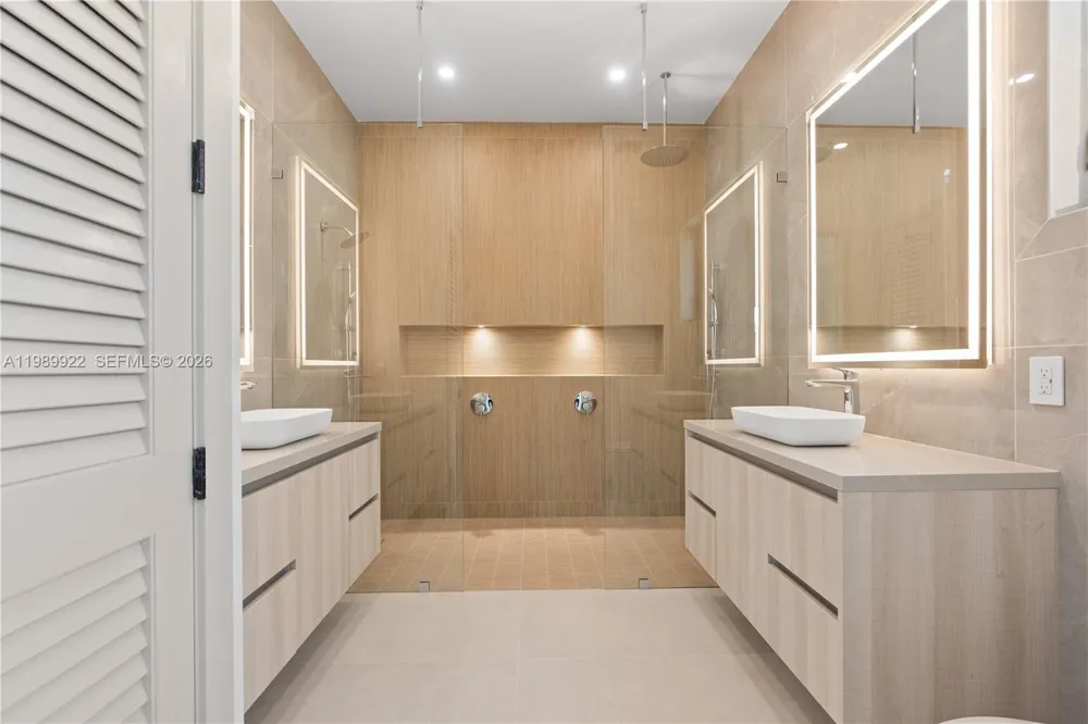 6221 SW 60th St South Miami, FL 33143