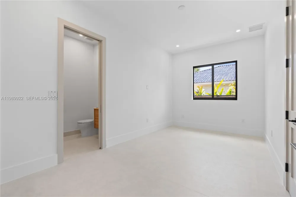 6221 SW 60th St South Miami, FL 33143