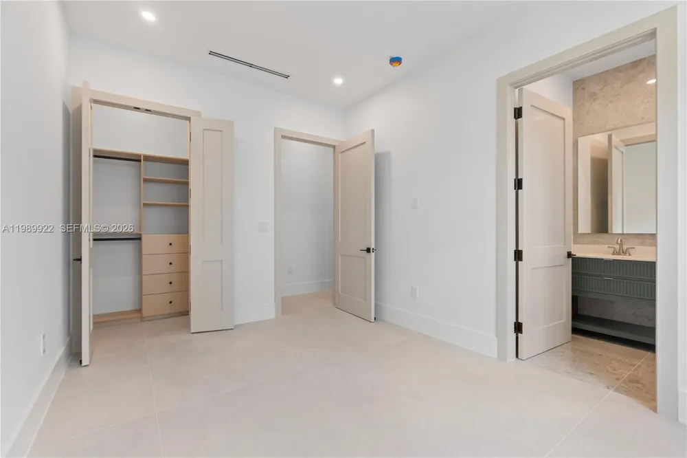 6221 SW 60th St South Miami, FL 33143