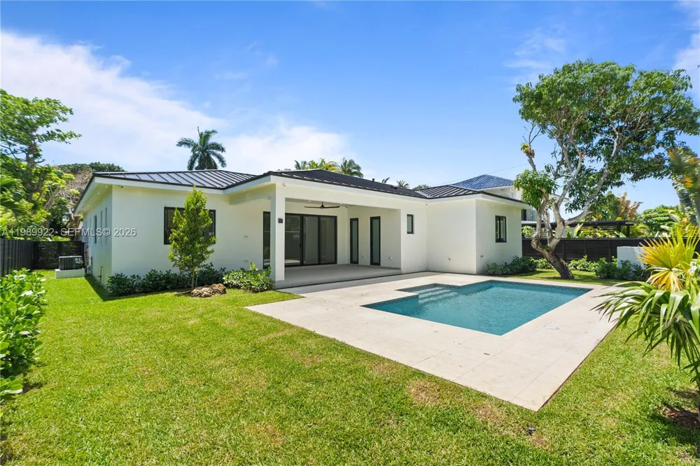 6221 SW 60th St South Miami, FL 33143