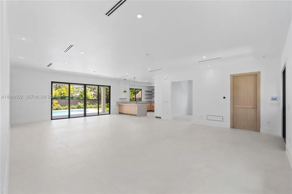 6221 SW 60th St South Miami, FL 33143