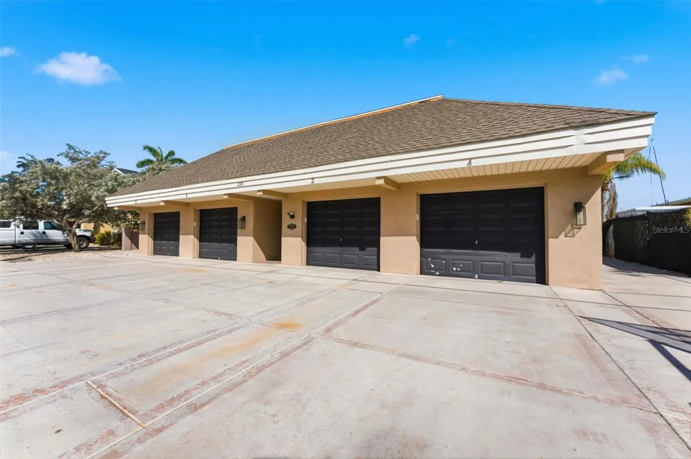 220 126TH AVENUE #1 Treasure Island, FL 33706