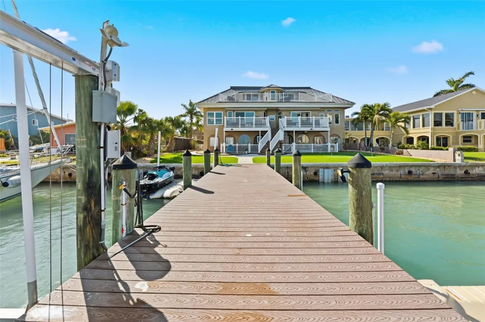 220 126TH AVENUE #1 Treasure Island, FL 33706
