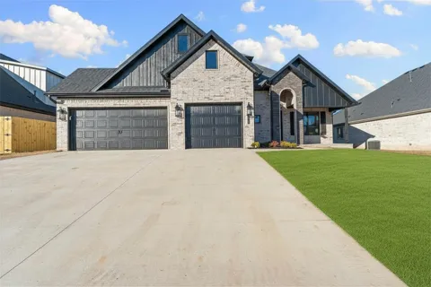1506 Lookout Lane