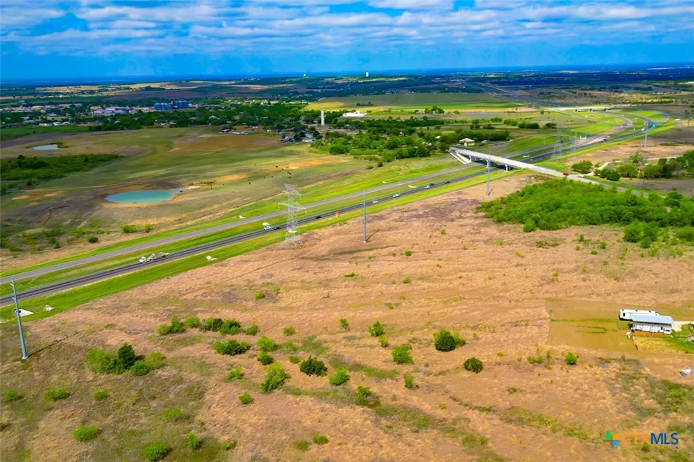 N Fm 2184 Rogers, TX 76569