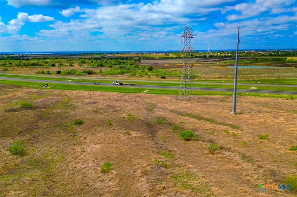 N Fm 2184 Rogers, TX 76569