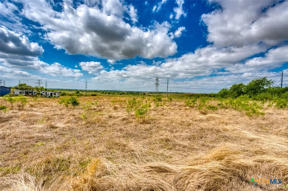 N Fm 2184 Rogers, TX 76569
