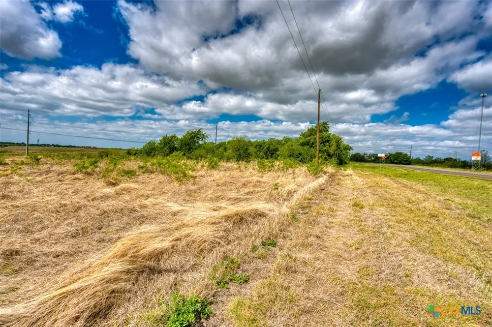 N Fm 2184 Rogers, TX 76569