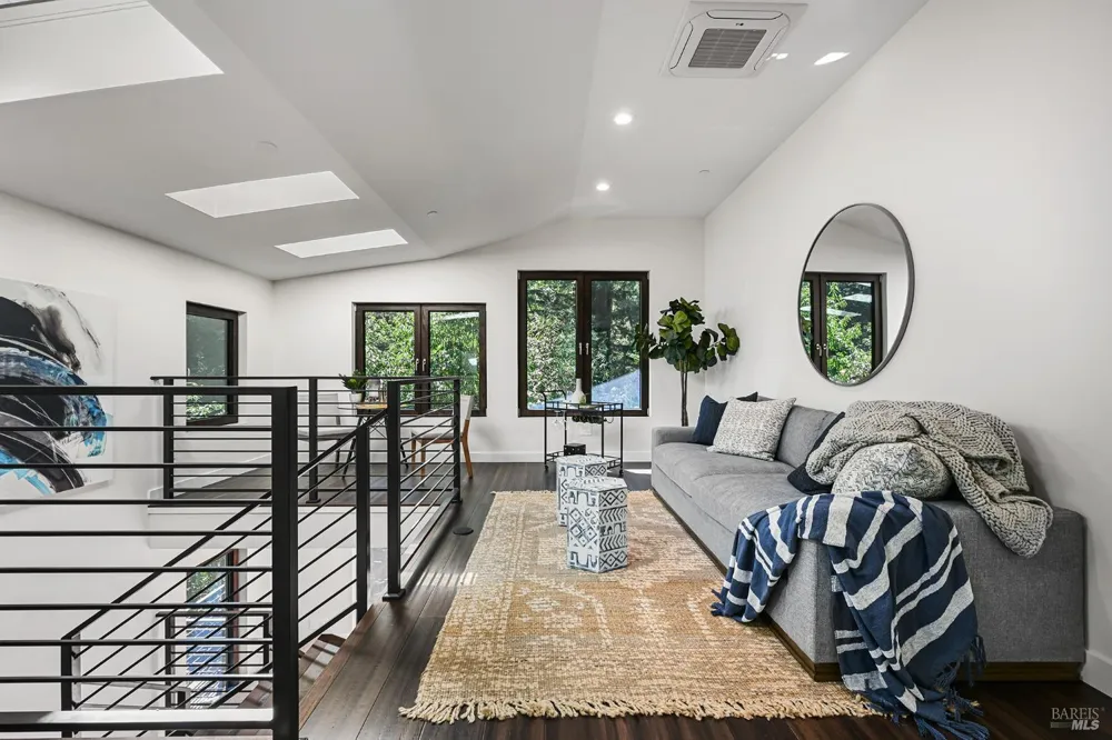 14685 Willow Road Guerneville, CA 95446