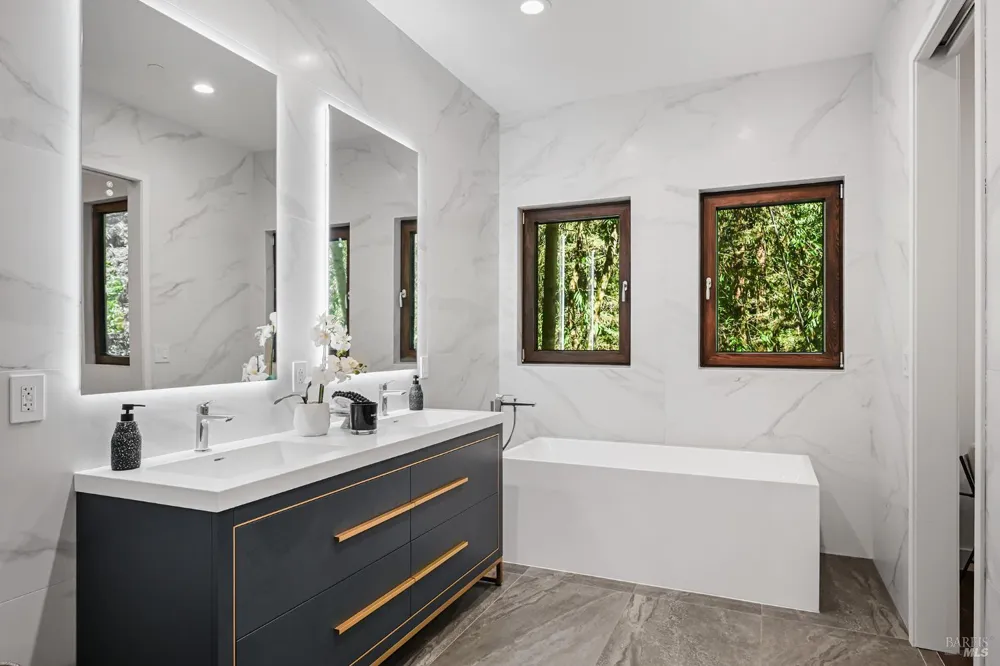 14685 Willow Road Guerneville, CA 95446