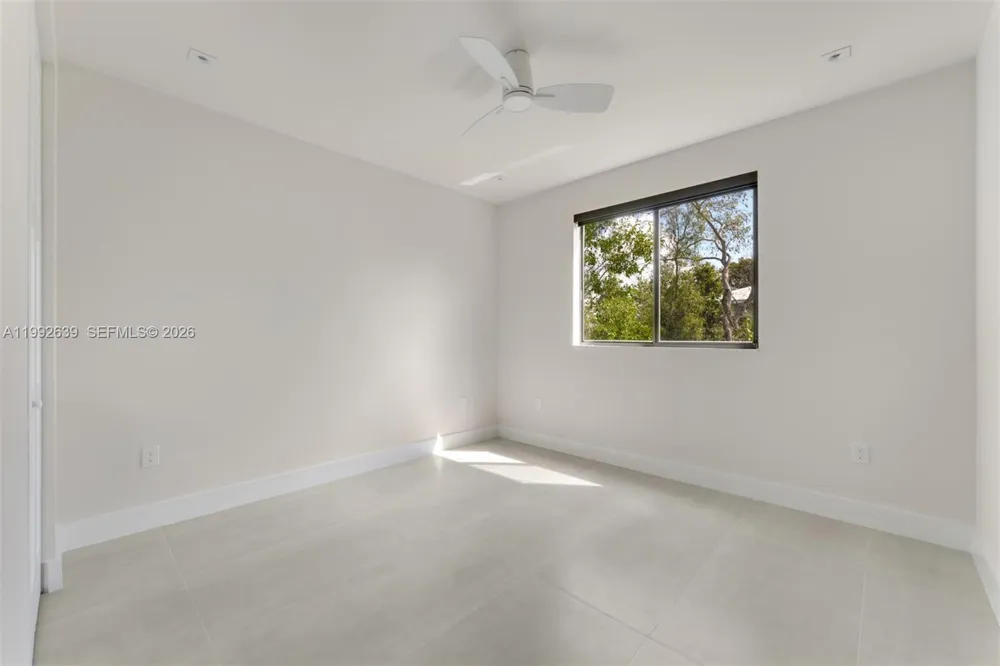 20 Coral Dr Key Largo, FL 33037