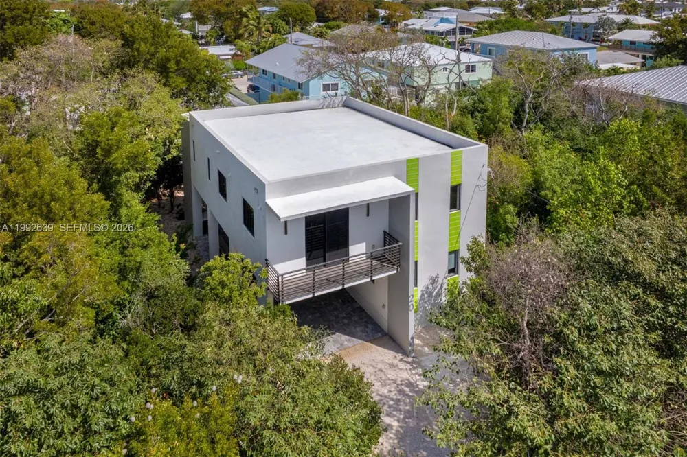 20 Coral Dr Key Largo, FL 33037