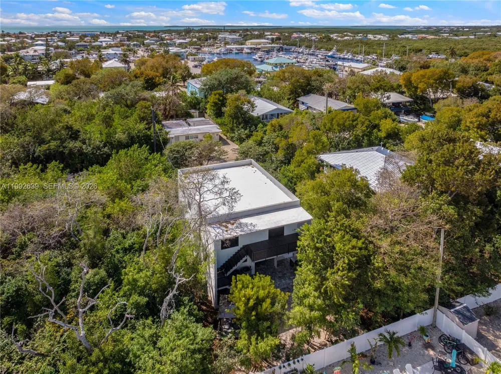 20 Coral Dr Key Largo, FL 33037