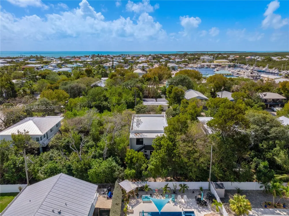 20 Coral Dr Key Largo, FL 33037