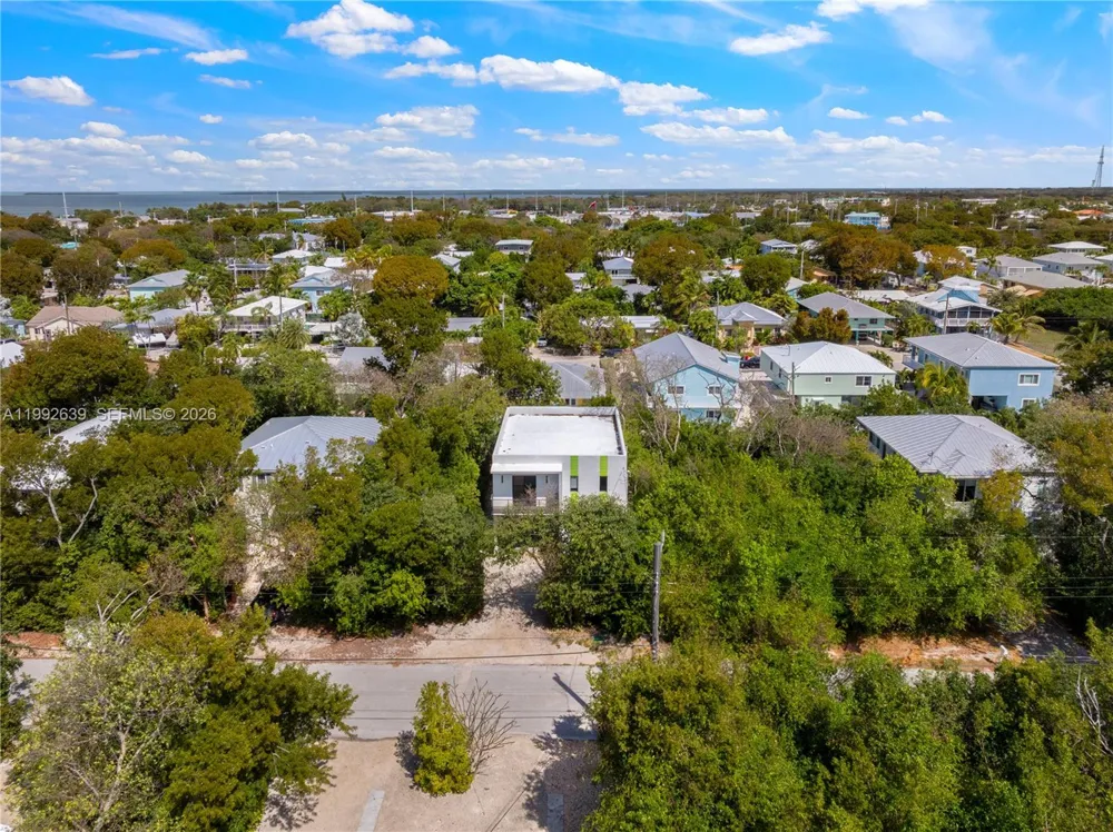 20 Coral Dr Key Largo, FL 33037