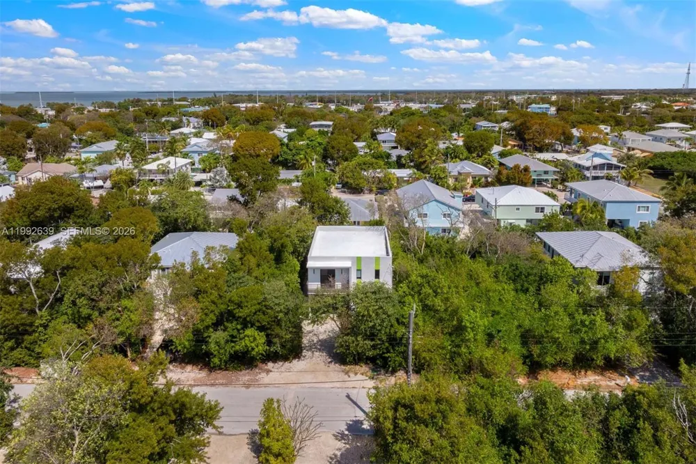 20 Coral Dr Key Largo, FL 33037