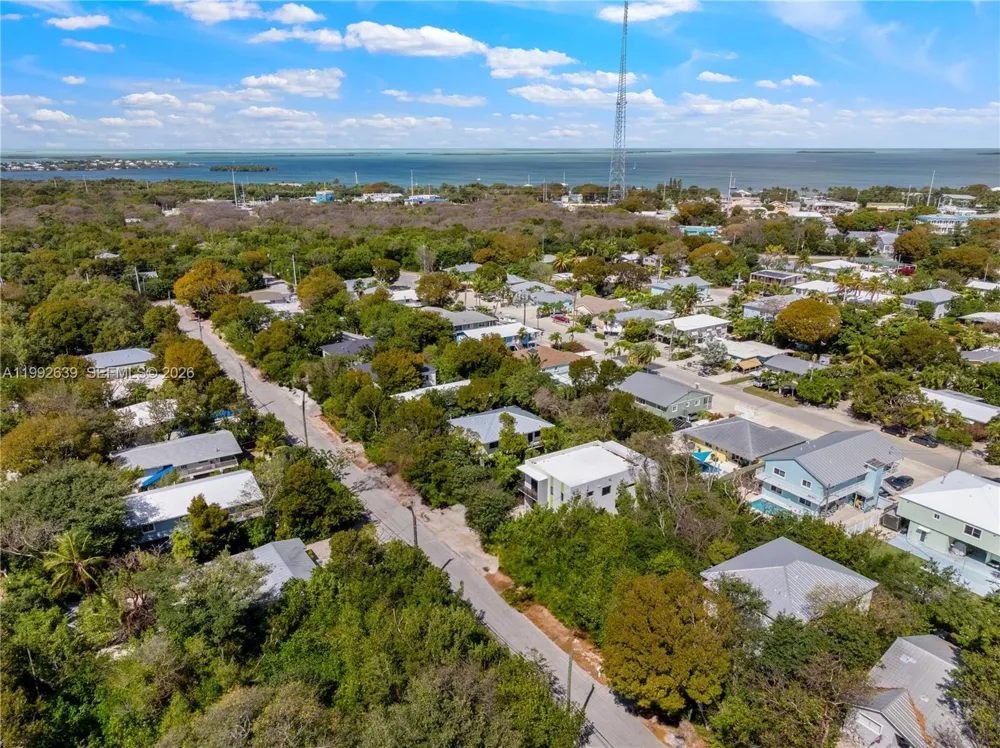 20 Coral Dr Key Largo, FL 33037