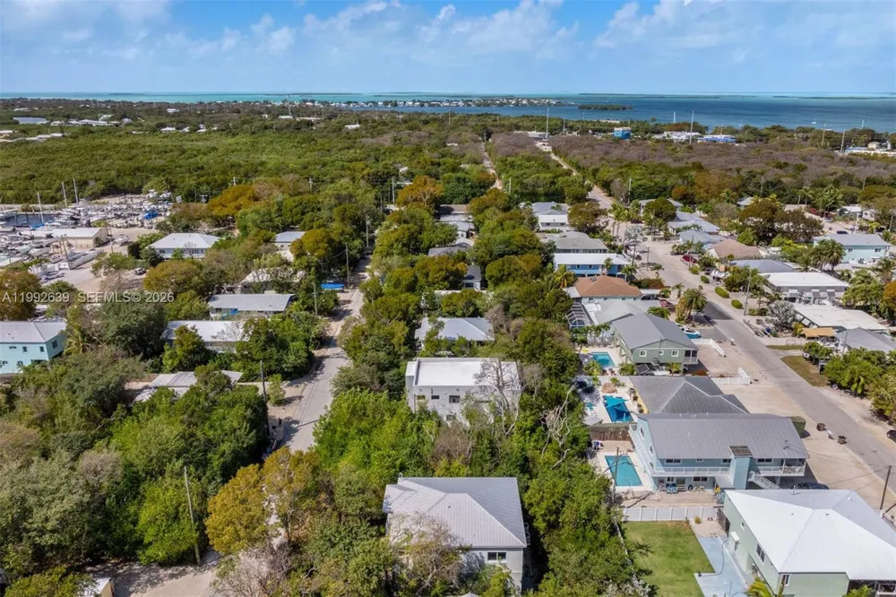 20 Coral Dr Key Largo, FL 33037