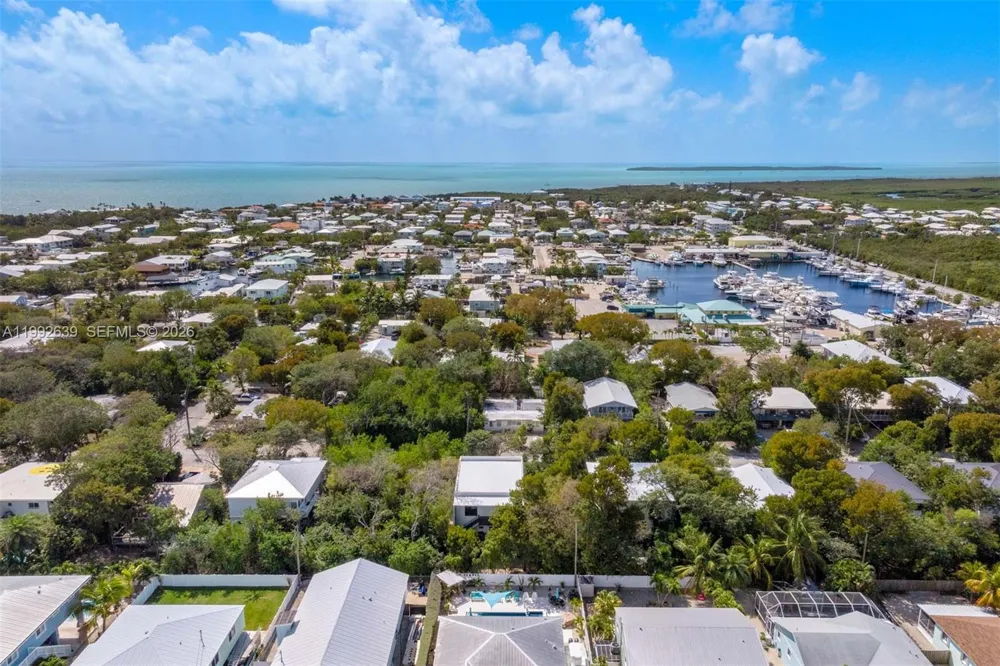 20 Coral Dr Key Largo, FL 33037