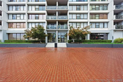 450 W 7th Street #710