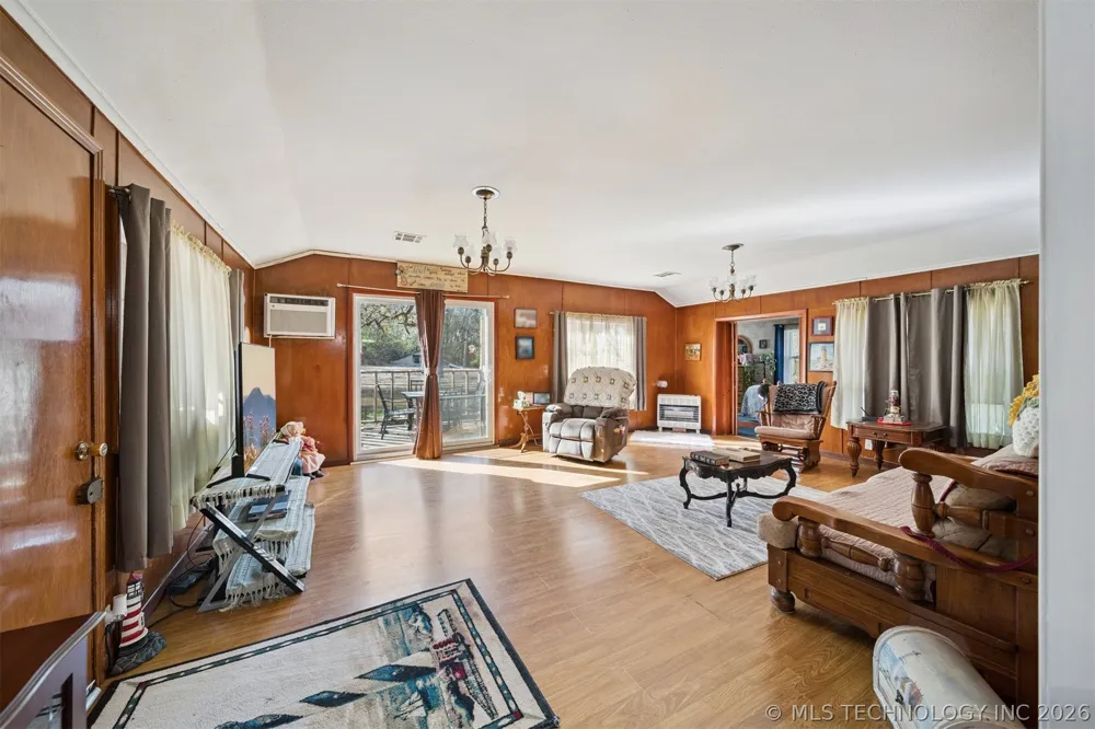 7002 E 482 Salina, OK 74365