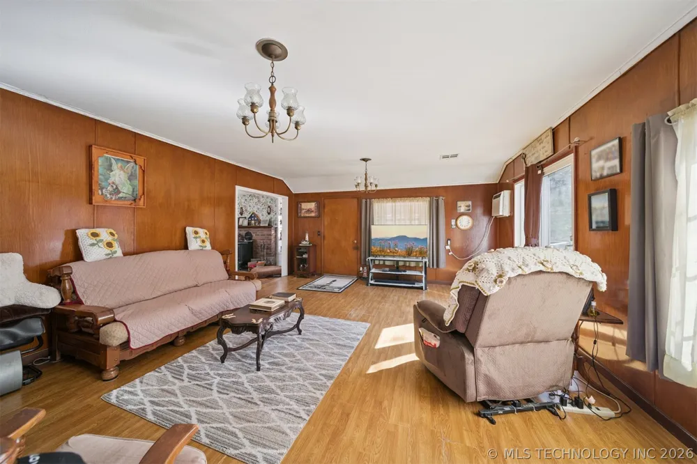 7002 E 482 Salina, OK 74365