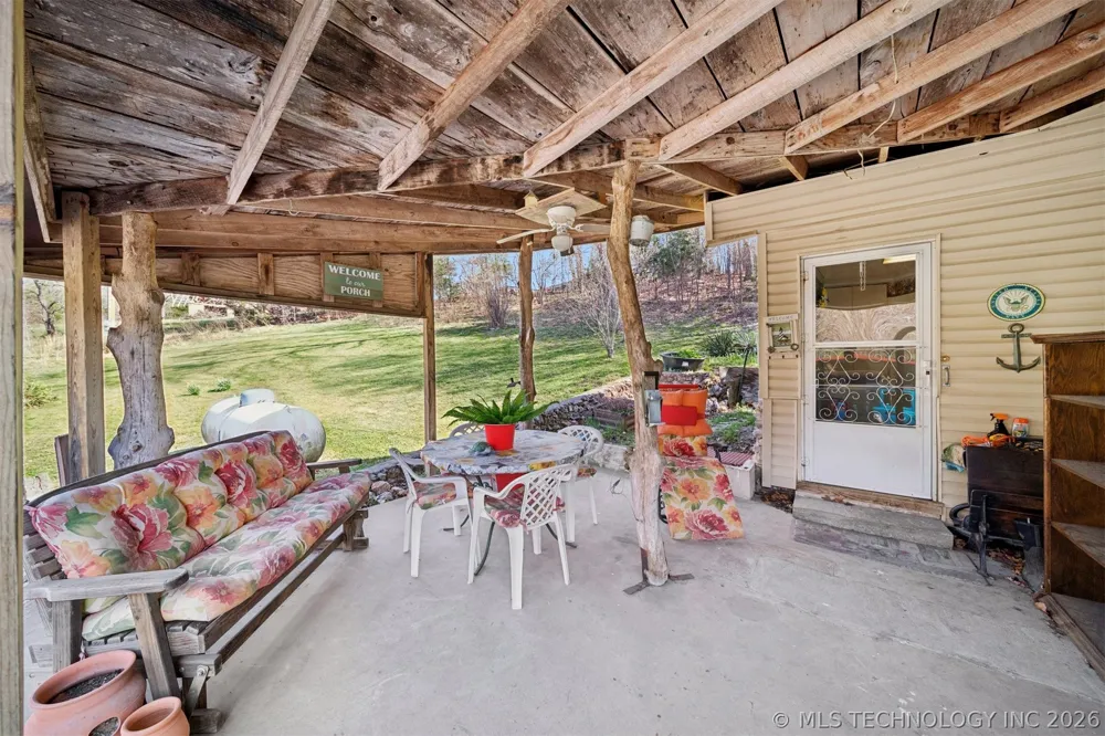 7002 E 482 Salina, OK 74365