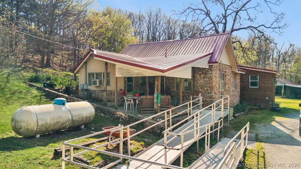 7002 E 482 Salina, OK 74365