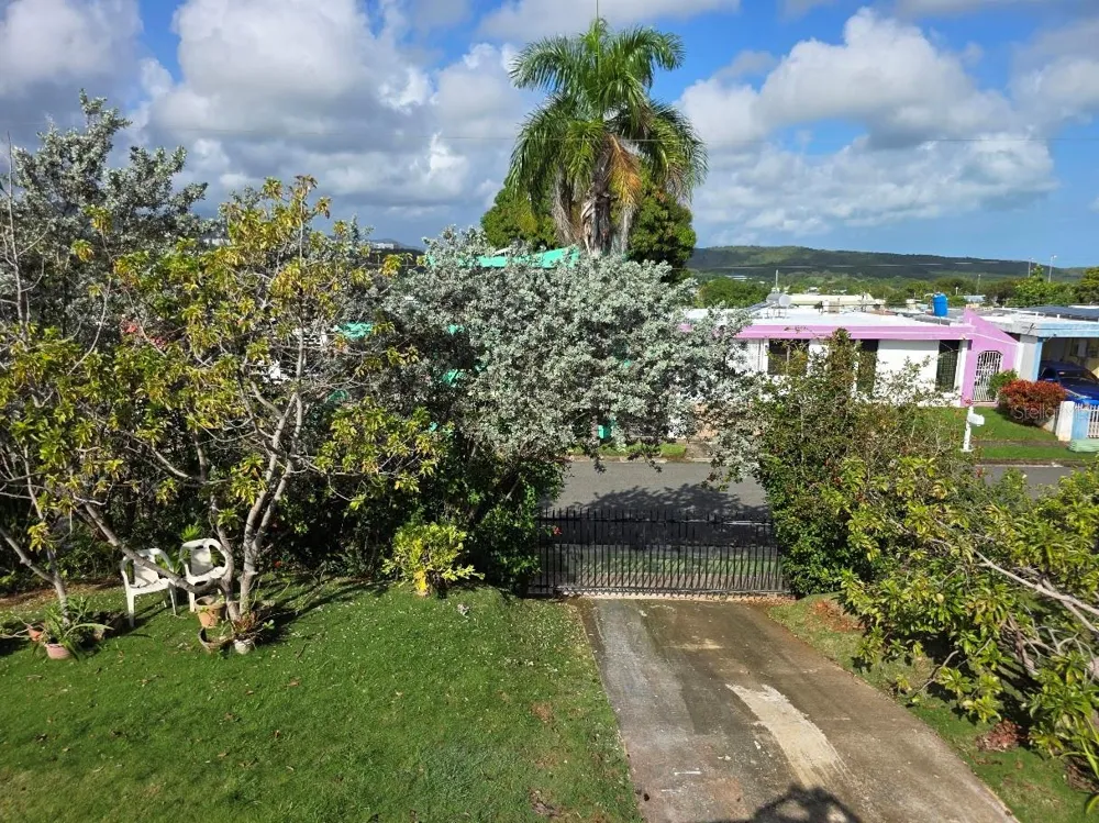 4-14 bloque 4k-10 ALTURAS DE MONTE BRISAS Fajardo, PR 00738