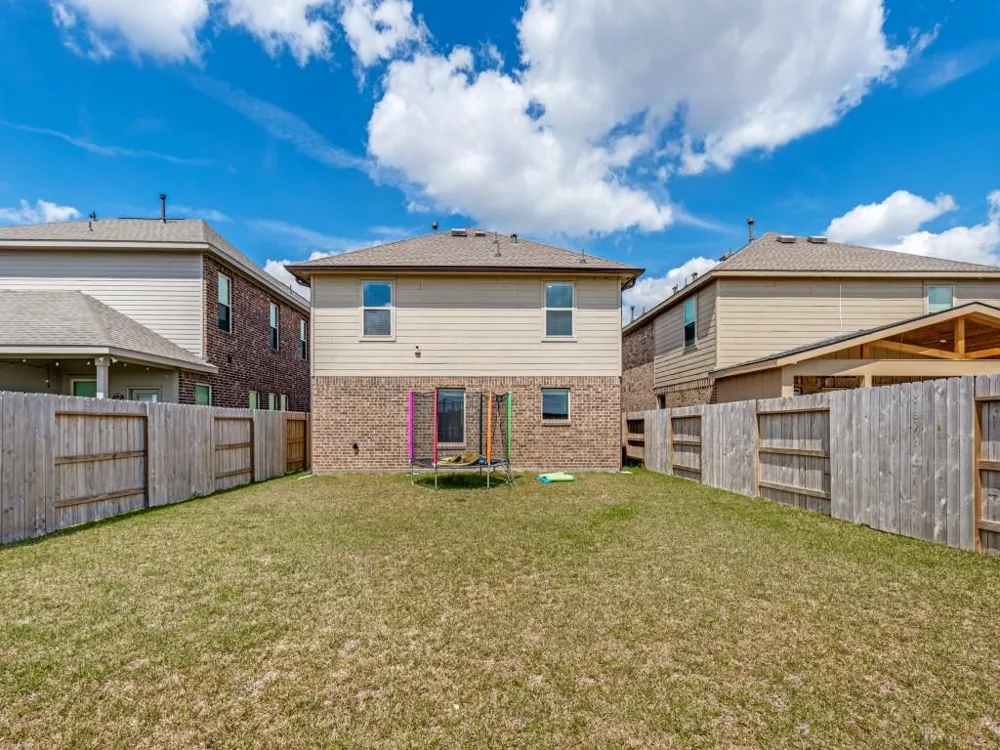 938 Mockingbird Passage Drive Beasley, TX 77417