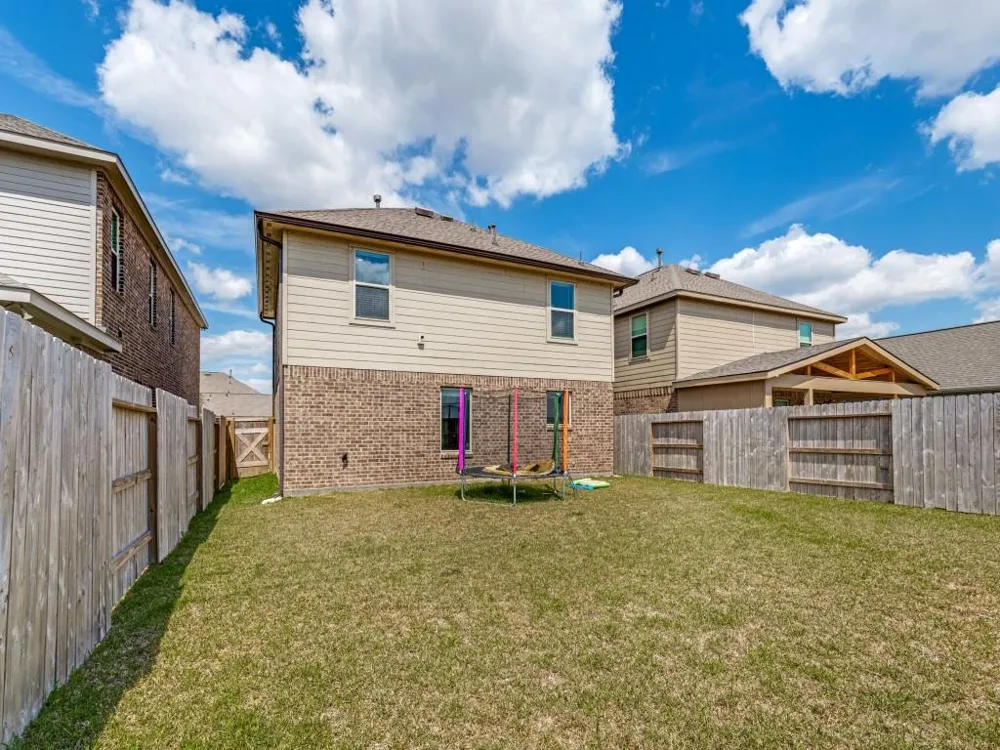 938 Mockingbird Passage Drive Beasley, TX 77417