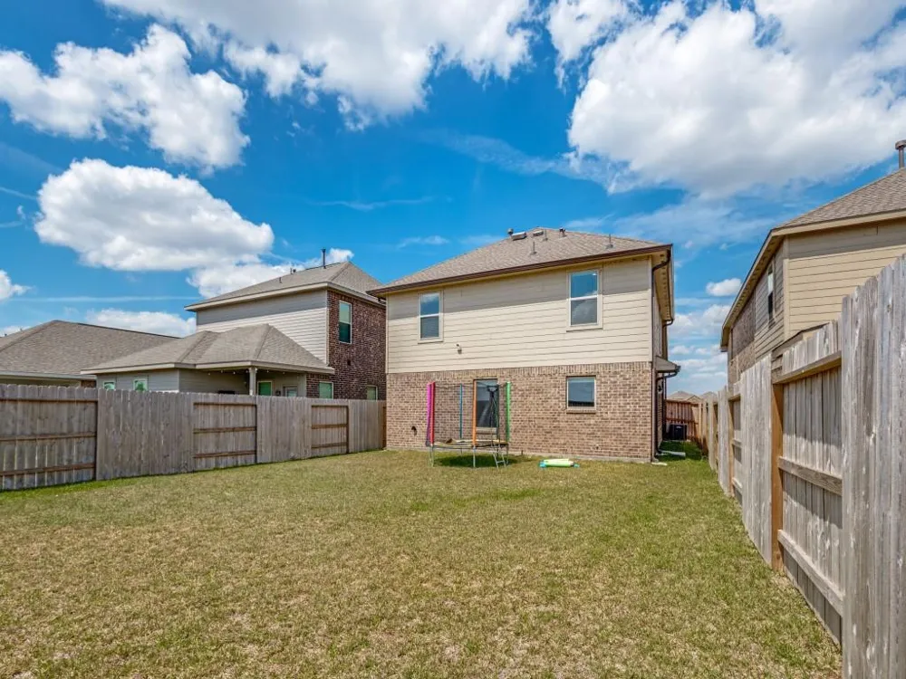 938 Mockingbird Passage Drive Beasley, TX 77417