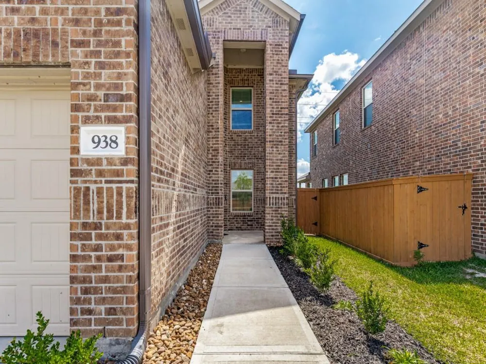 938 Mockingbird Passage Drive Beasley, TX 77417