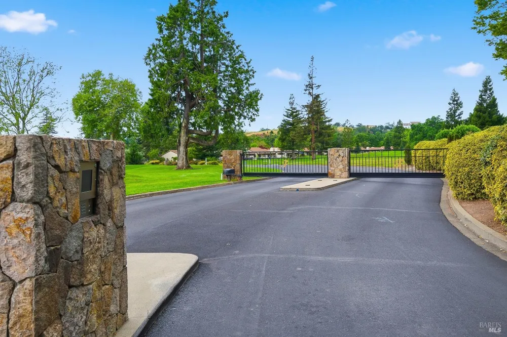 13 Fairways Drive Napa, CA 94558