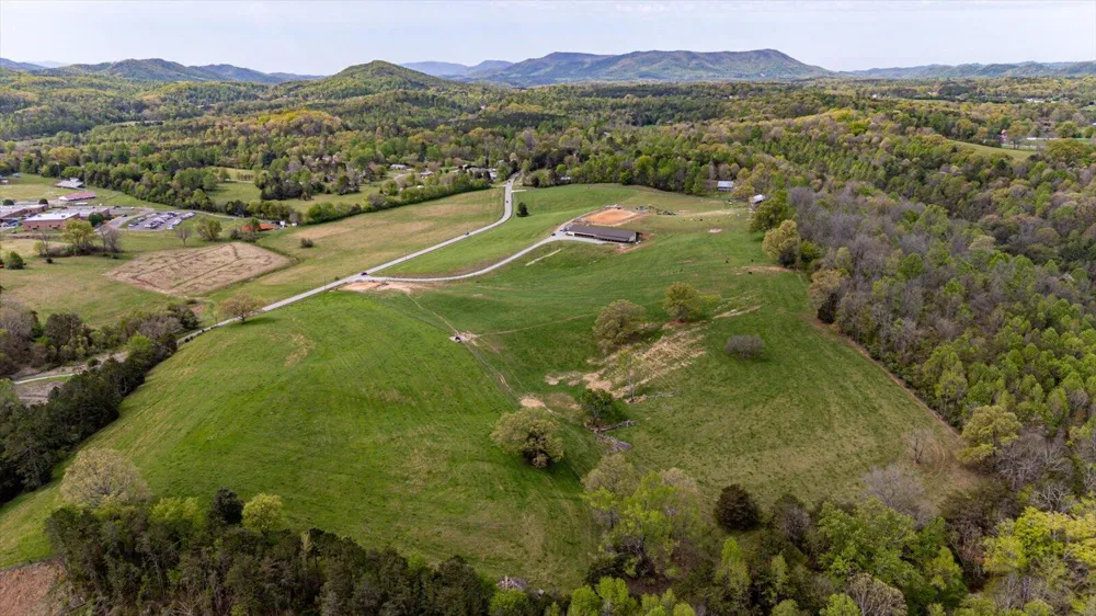 180 Mecca Pike Tellico Plains, TN 37385