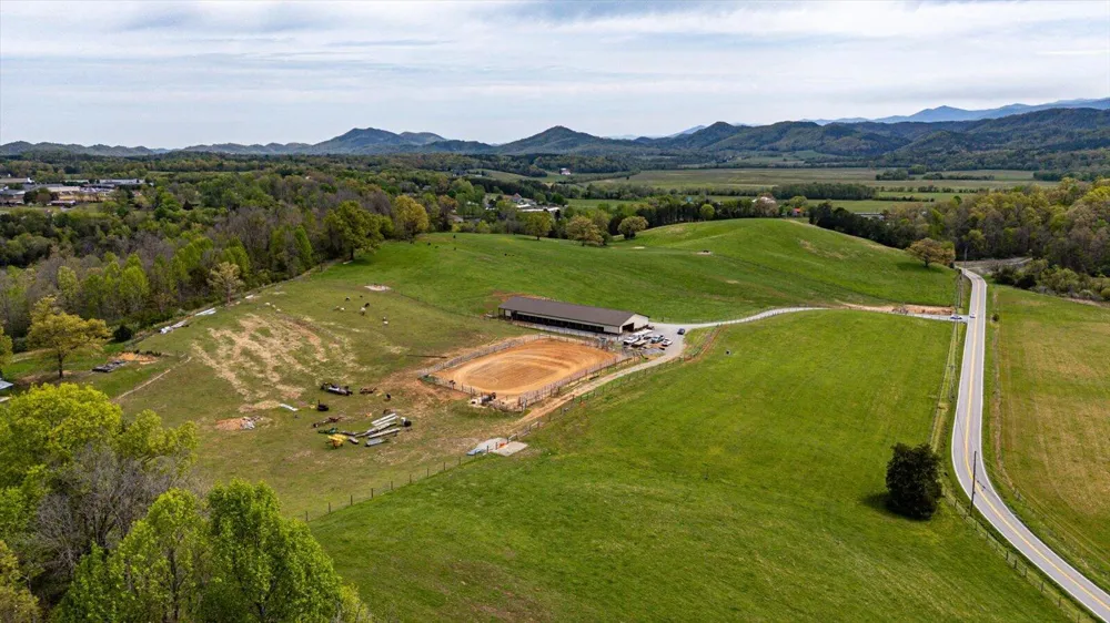180 Mecca Pike Tellico Plains, TN 37385